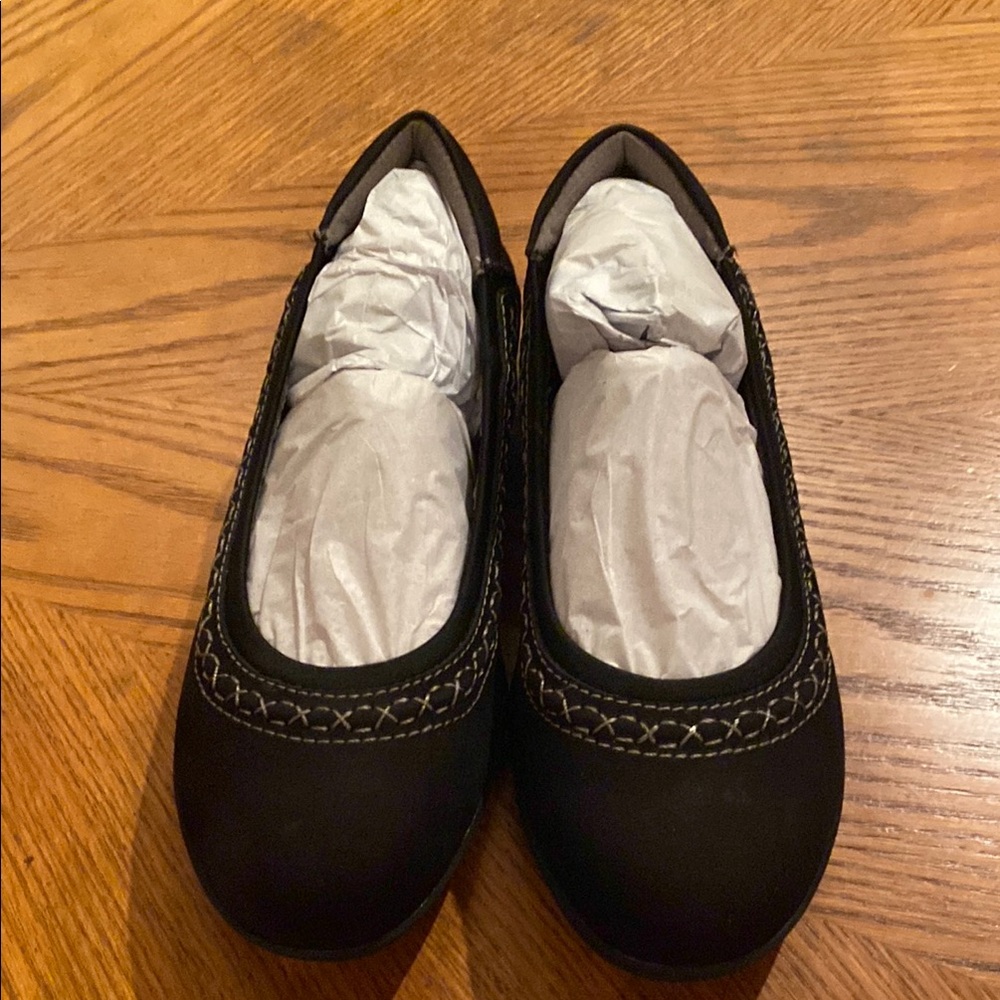 Earth Origins Black Flats with Scalloped Design